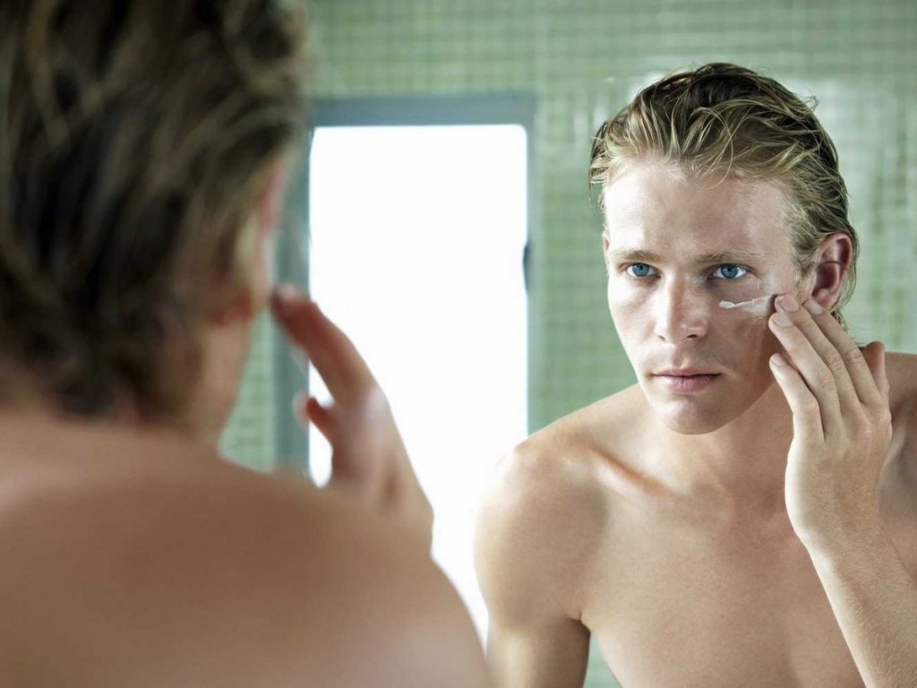 man-grooming-shaving-mirror-5
